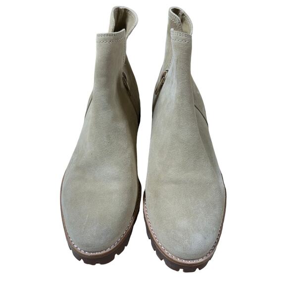 Vince NWOB Jacee Weatherproof Suede Ankle Boots in Sand Size 8.5M Side Zip - Picture 5 of 8
